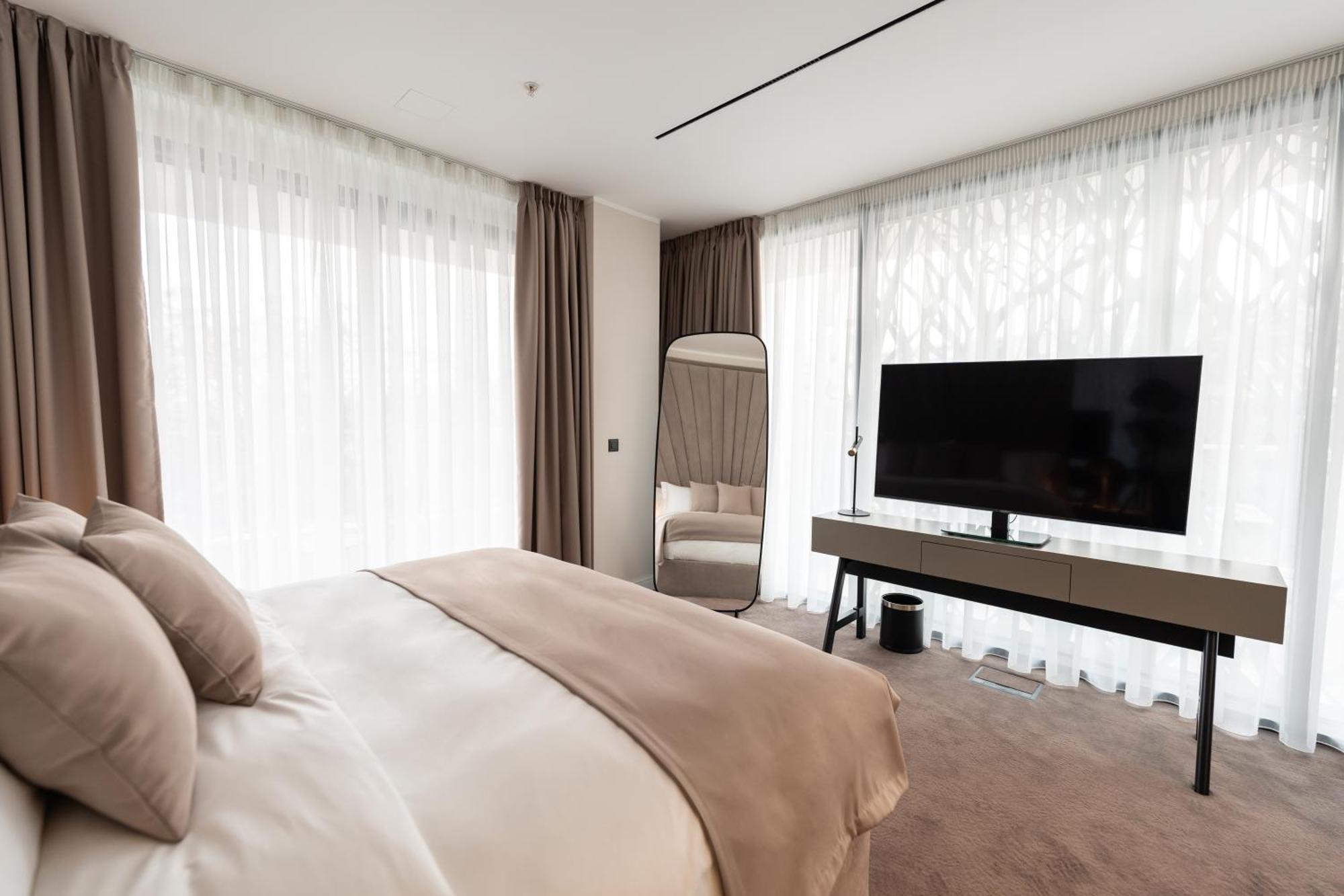 New Belgrade Premium Hotel Bagian luar foto