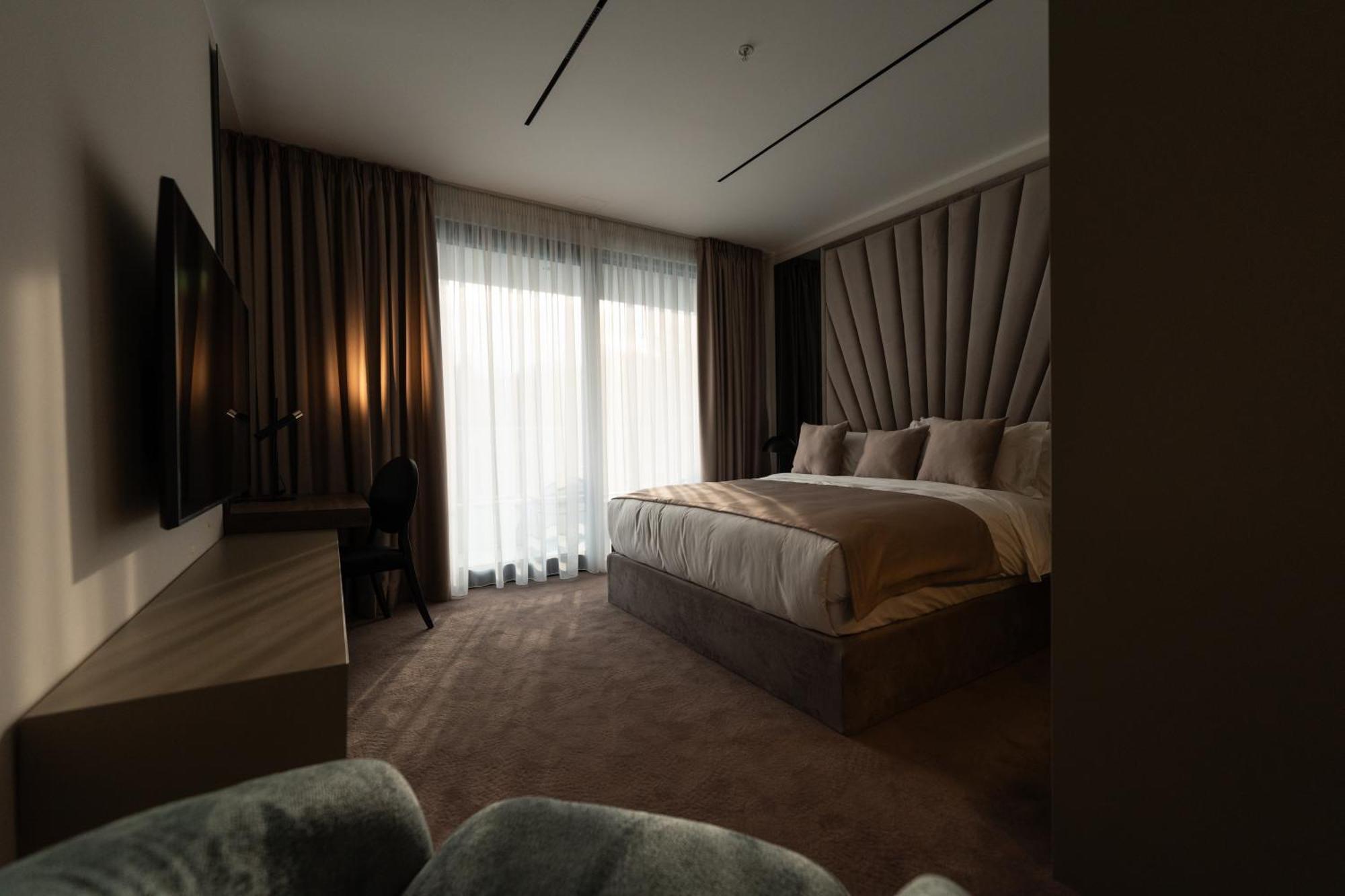 New Belgrade Premium Hotel Bagian luar foto