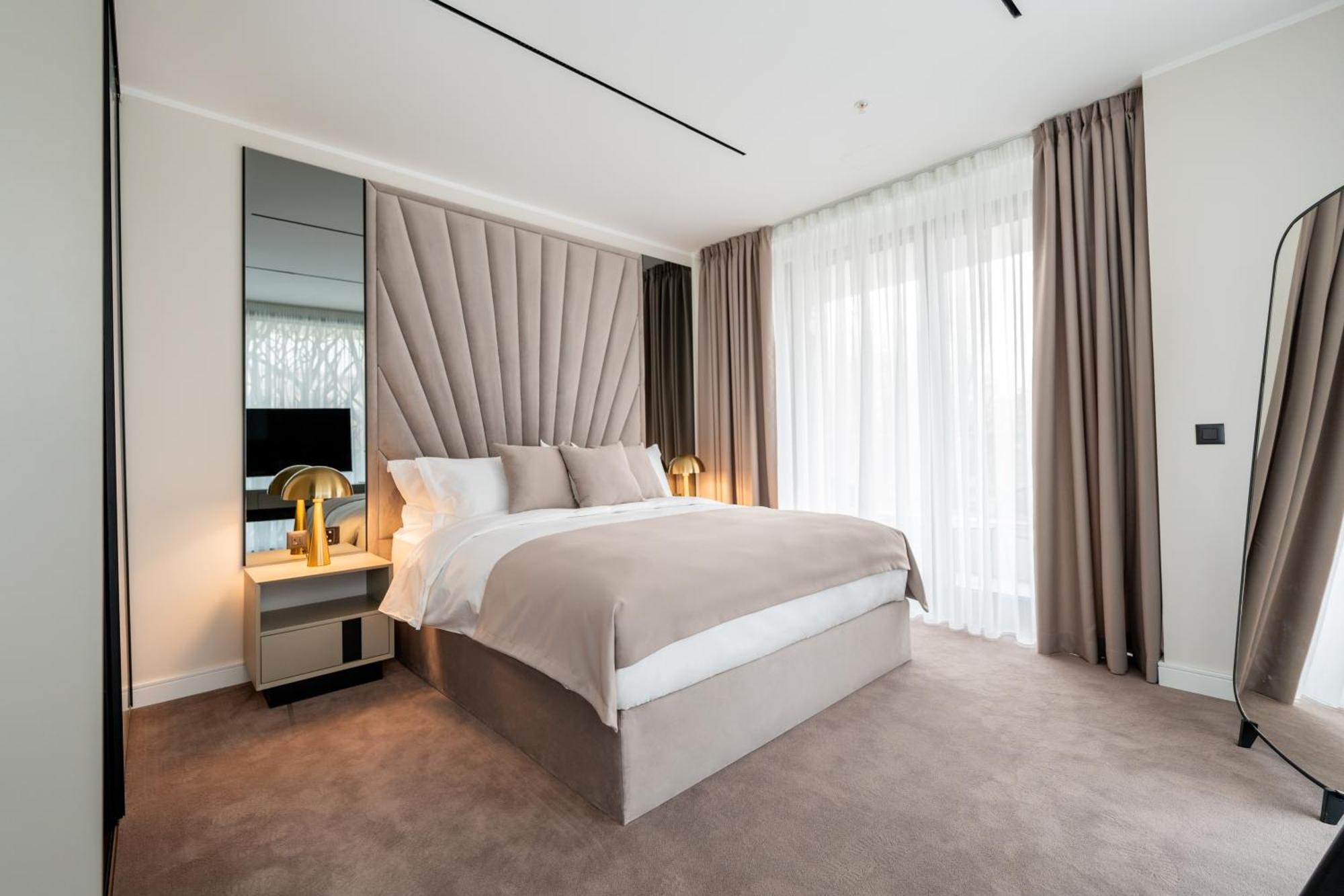 New Belgrade Premium Hotel Bagian luar foto