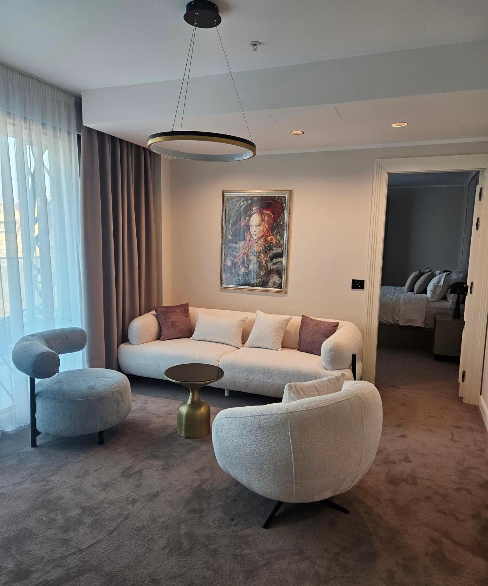 New Belgrade Premium Hotel Bagian luar foto