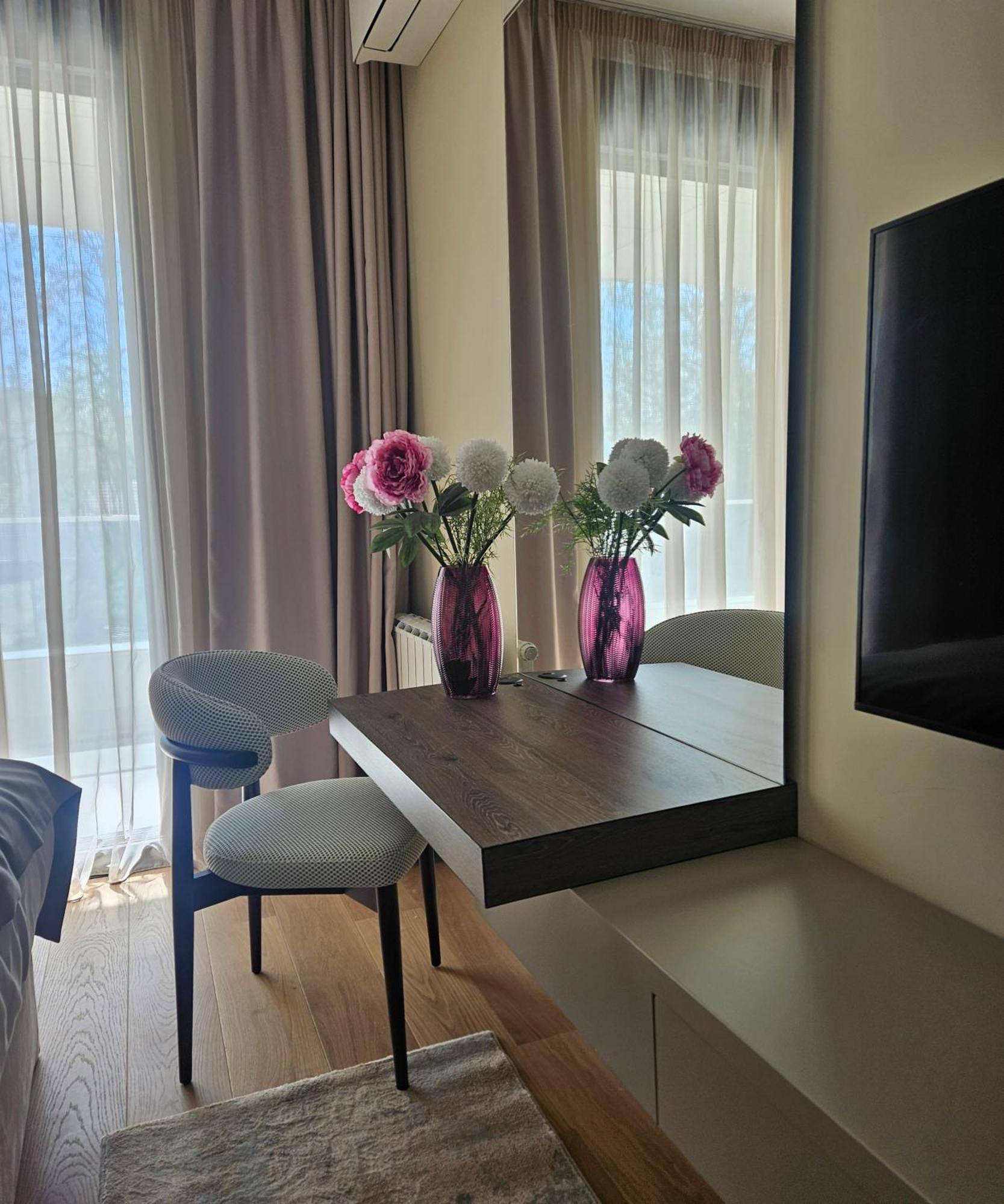 New Belgrade Premium Hotel Bagian luar foto